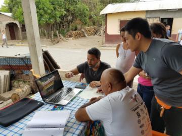 我于2018年3月在尼加拉瓜Ciudad Darío进行了客户评估访谈的现场声音。